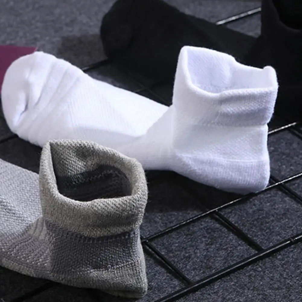 Men Socks Solid Color Thickening Cycling Running Football Basketball Soccer Socks Sports Anti-Slip Thicken Thermal Socks Men